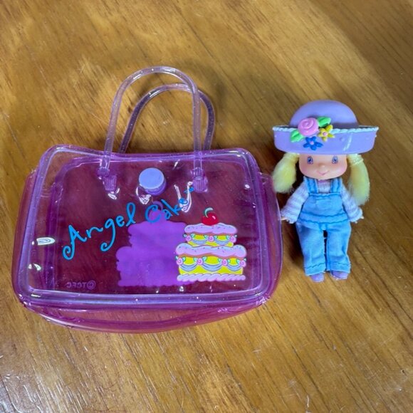 Strawberry Shortcake Angel Cake Doll and Case - Picture 1 of 6